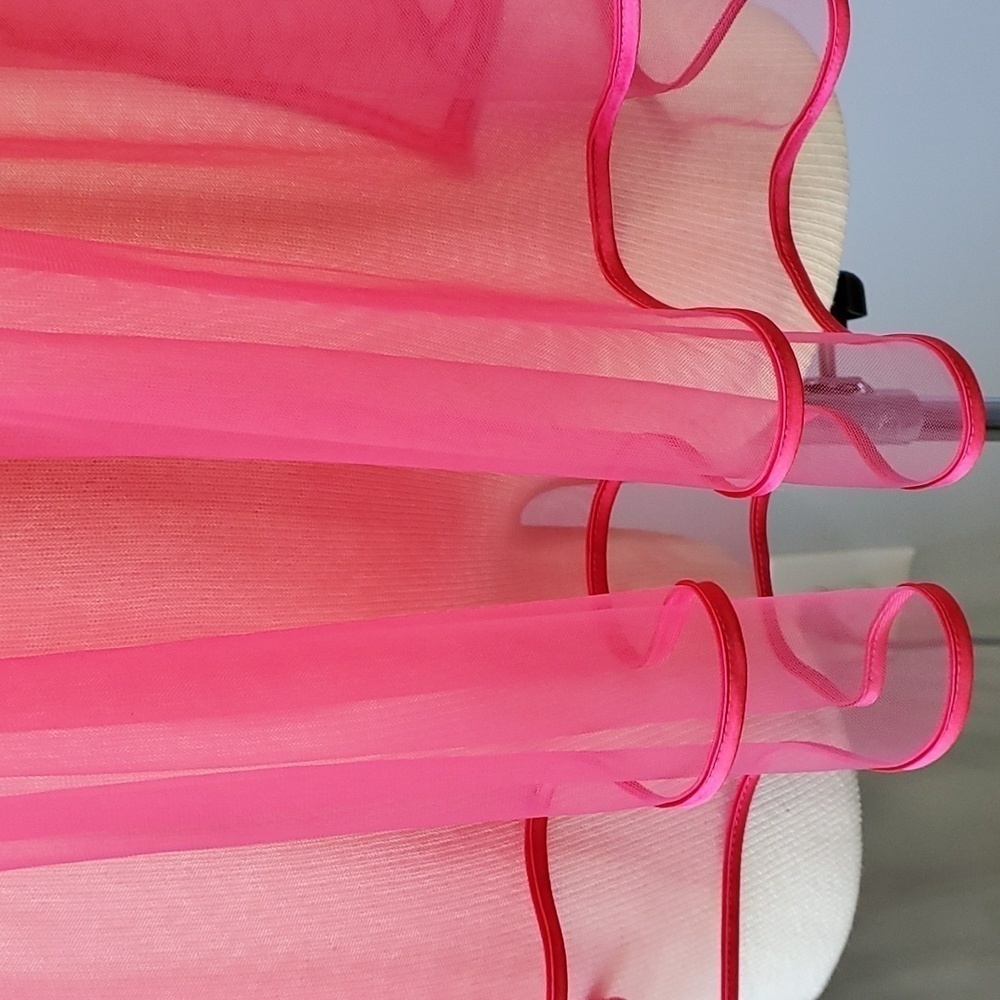 Sexy pink night camisole. No tags, I'm thinking a medium. Lovely fabri… - Picture 4 of 14